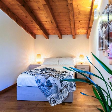 Iseo Lake Villa Con Vista Lago E Piscina Costa Volpino Bagian luar foto