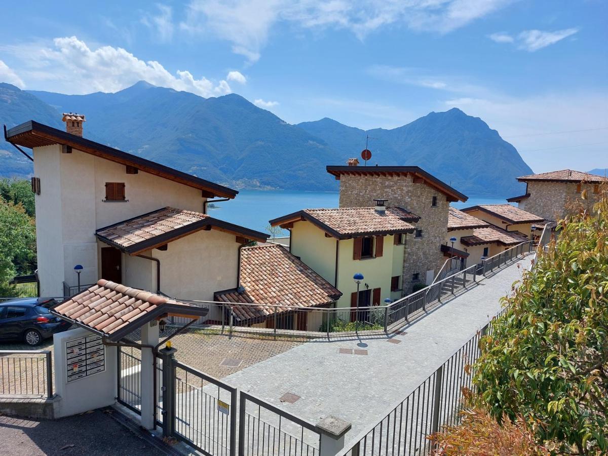 Iseo Lake Villa Con Vista Lago E Piscina Costa Volpino Bagian luar foto
