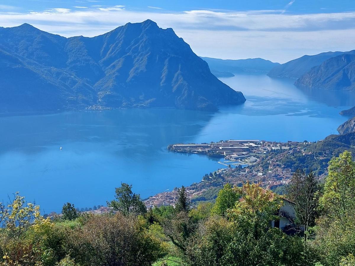 Iseo Lake Villa Con Vista Lago E Piscina Costa Volpino Bagian luar foto