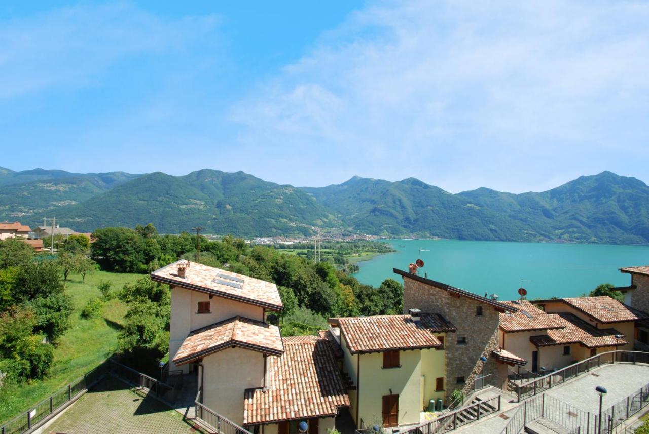 Iseo Lake Villa Con Vista Lago E Piscina Costa Volpino Bagian luar foto