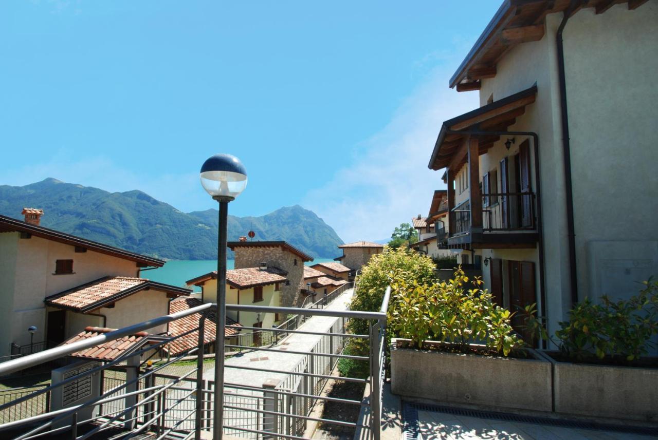 Iseo Lake Villa Con Vista Lago E Piscina Costa Volpino Bagian luar foto