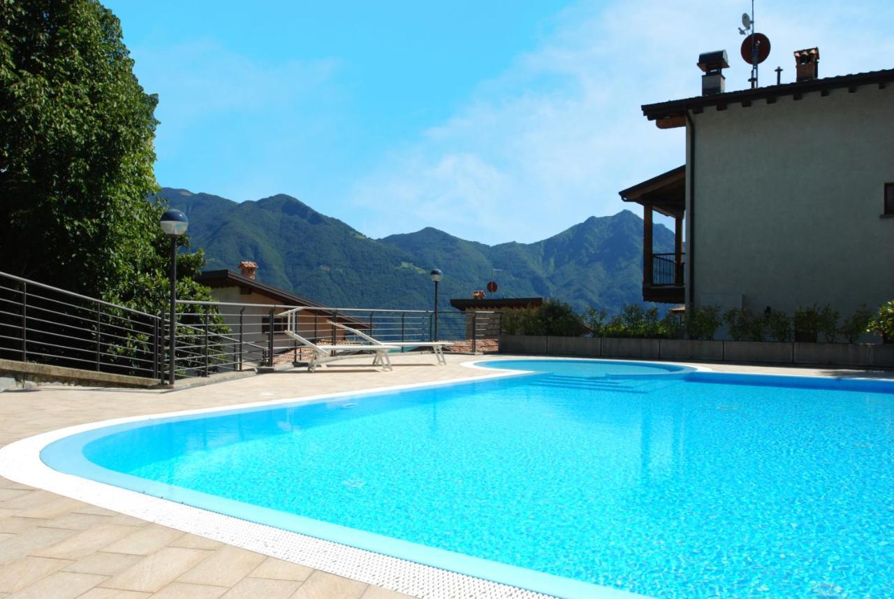 Iseo Lake Villa Con Vista Lago E Piscina Costa Volpino Bagian luar foto